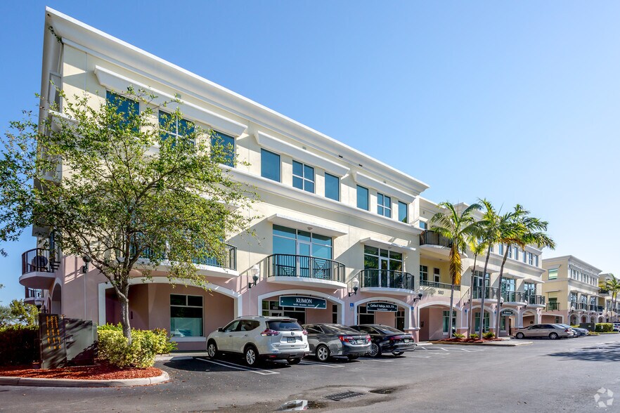 5803 NW 151st St, Miami Lakes, FL à vendre - Photo du bâtiment - Image 3 de 33