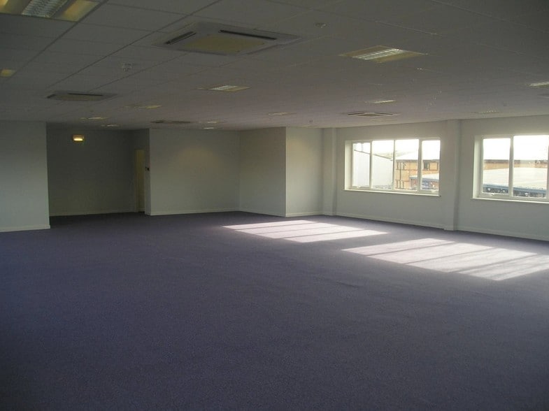 Caxton Pl, Cardiff for lease - Interior Photo - Image 2 of 6