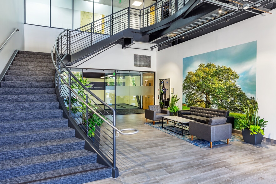475 Aviation Blvd, Santa Rosa, CA for lease - Lobby - Image 2 of 6