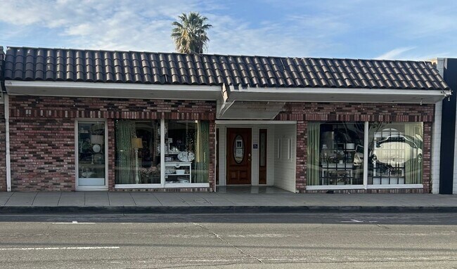 More details for 218 E Citrus Ave, Redlands, CA - Retail for Sale