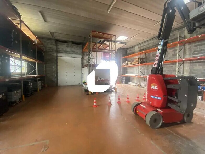 Flex in Eysines for lease - Building Photo - Image 1 of 6