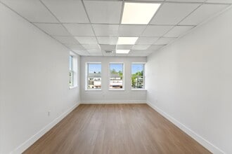 1 Windmill Ln, Southampton, NY for lease Interior Photo- Image 2 of 16