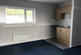 400-402 Chaddock Ln, Manchester à louer Photo intérieure- Image 1 de 3