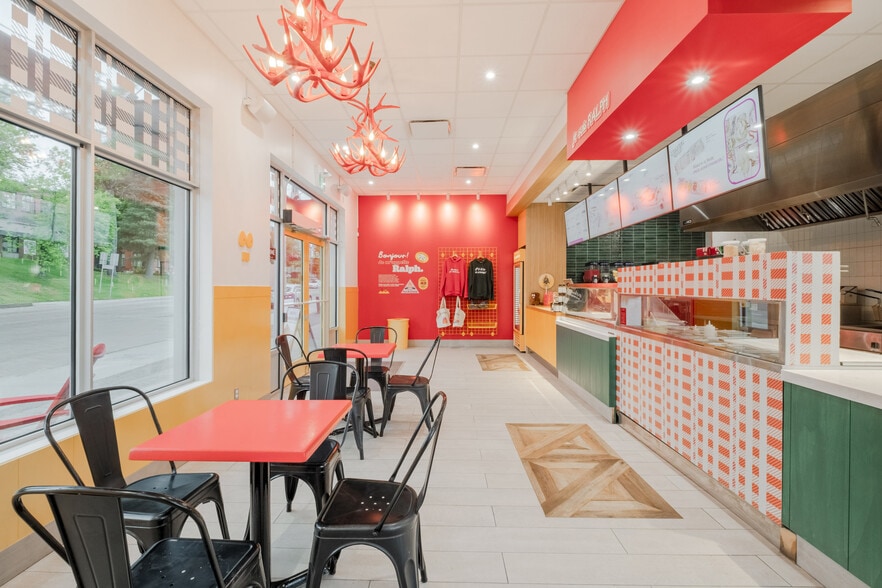 50 Rue Merry N, Magog, QC for sale - Building Photo - Image 2 of 6