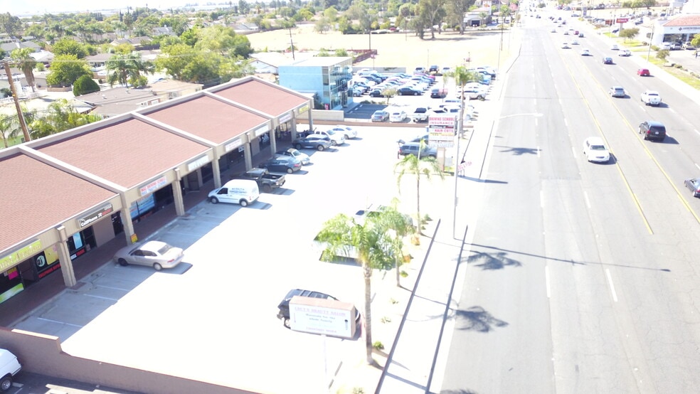 519 W Foothill Blvd, Rialto, CA for lease - Building Photo - Image 3 of 6