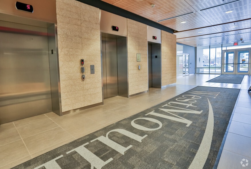 4820 Richard Rd SW, Calgary, AB for lease - Lobby - Image 2 of 12
