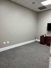 119 Poplar Pointe Dr, Mooresville, NC for lease Interior Photo- Image 2 of 21