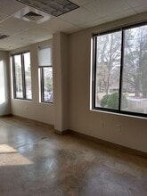 605 W Main St, Carrboro, NC à louer Photo intérieure- Image 1 de 2