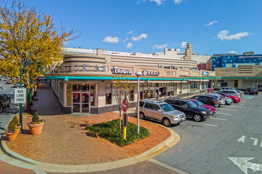 8661 Colesville Rd, Silver Spring, MD for lease - Primary Photo - Image 1 of 13