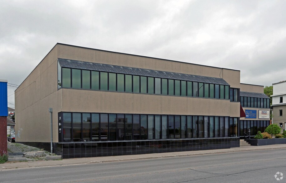19 Front St N, Orillia, ON à vendre - Photo du bâtiment - Image 2 de 5