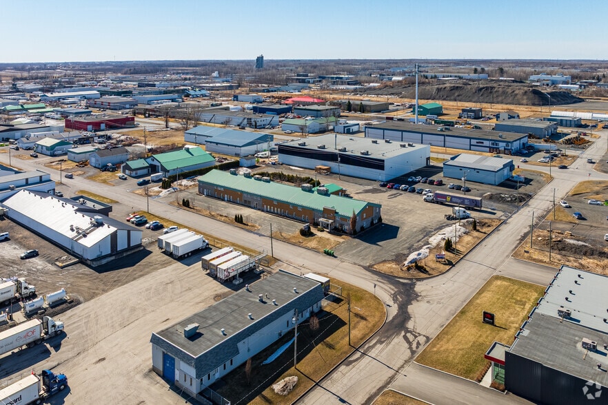 2120 St Letendre, Drummondville, QC à louer - Aérien - Image 2 de 2