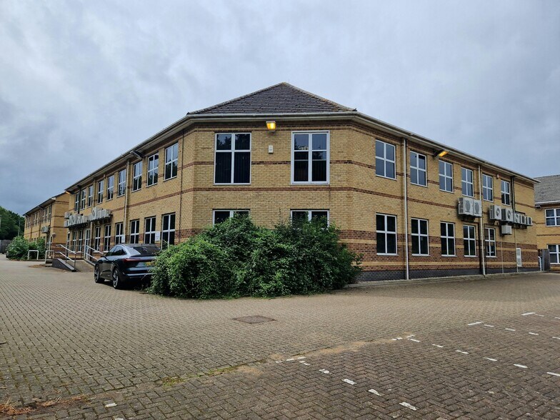 Rutherford Clos, Stevenage à vendre - Photo du bâtiment - Image 2 de 18