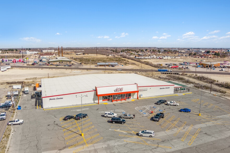 2100 W Dickinson Blvd, Fort Stockton, TX for sale - Building Photo - Image 3 of 24