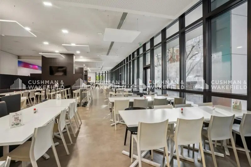 Bureau dans Levallois-Perret à louer - Photo du bâtiment - Image 3 de 9