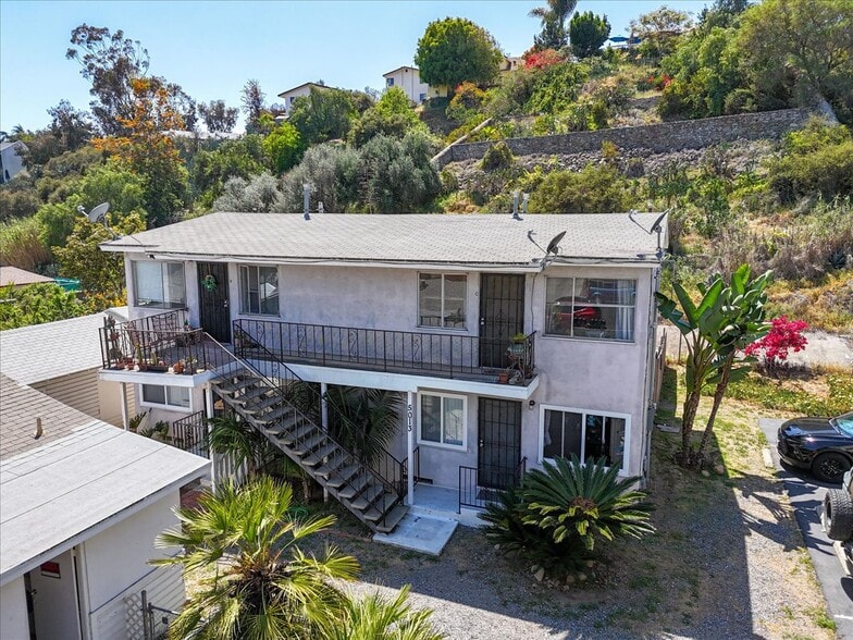5015 Auburn Dr, San Diego, CA for sale - Building Photo - Image 3 of 13