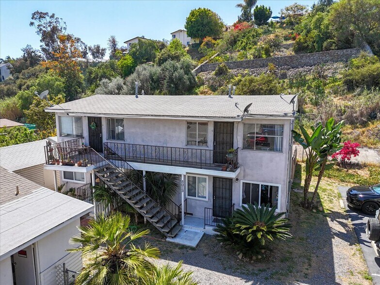 5015 Auburn Dr, San Diego, CA à vendre - Photo du bâtiment - Image 3 de 13