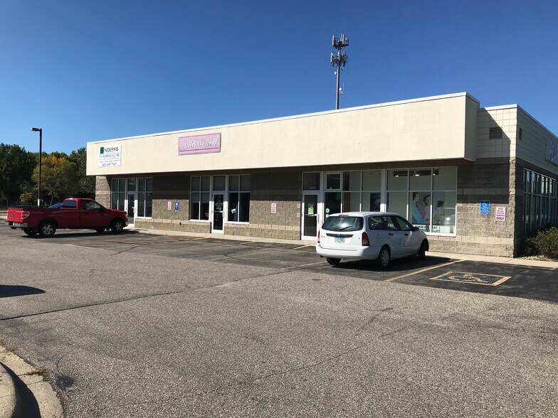 2404 S First St, Willmar, MN à louer - Photo du bâtiment - Image 2 de 4