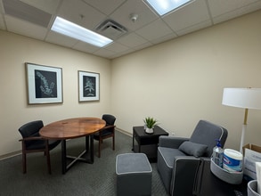 4375 N Vantage Dr, Fayetteville, AR for lease Interior Photo- Image 2 of 4