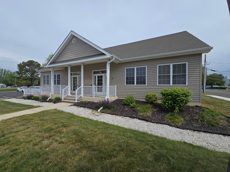 903-905 Lakeview Ave, Milford, DE for lease - Building Photo - Image 1 of 2