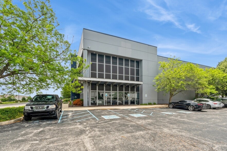 2151-2155 Airwest Blvd, Plainfield, IN for lease - Building Photo - Image 1 of 9