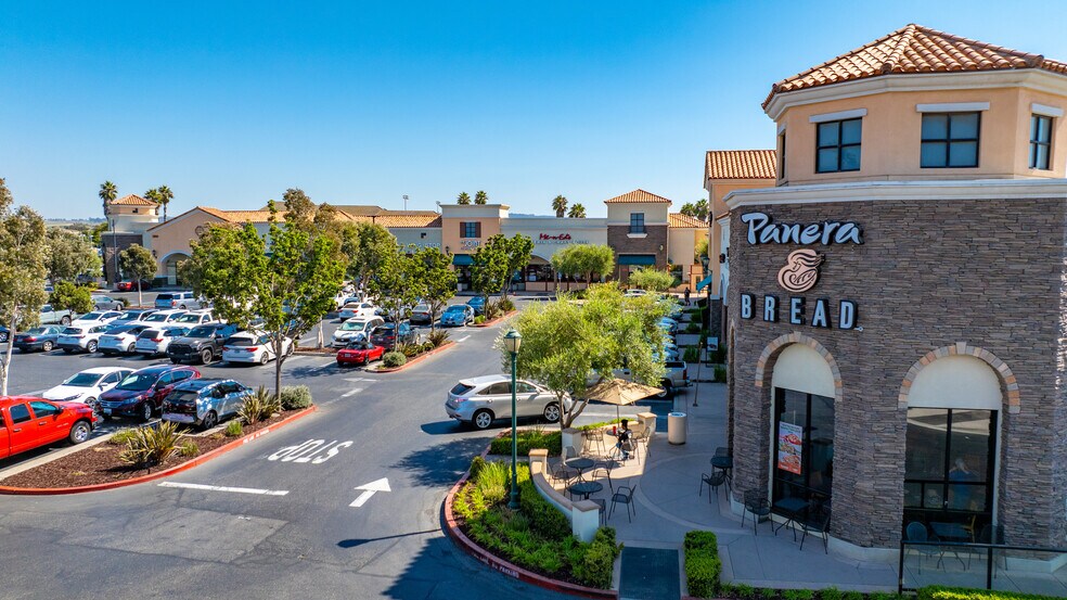 550 E Betteravia Rd, Santa Maria, CA à vendre - Photo du bâtiment - Image 3 de 18