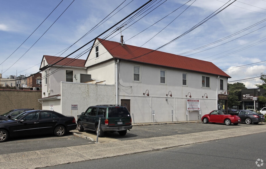 36 Main St, Port Washington, NY for lease - Building Photo - Image 2 of 2