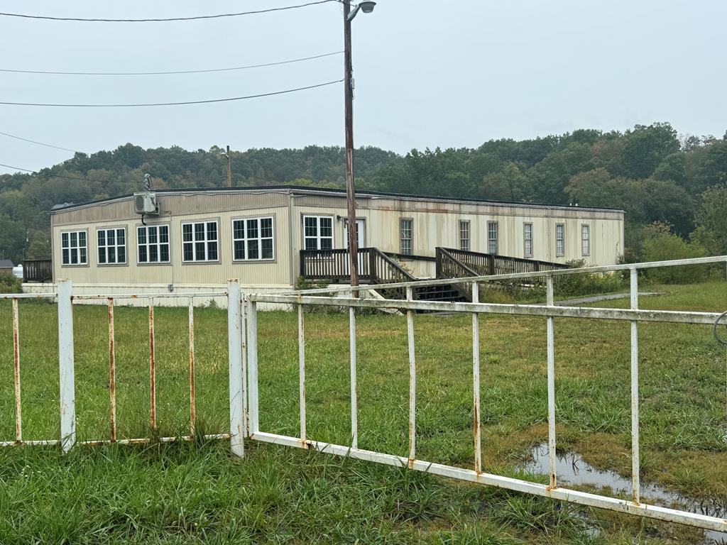 264 Coal River Rd, Glen Daniel, WV à vendre Photo principale- Image 1 de 23