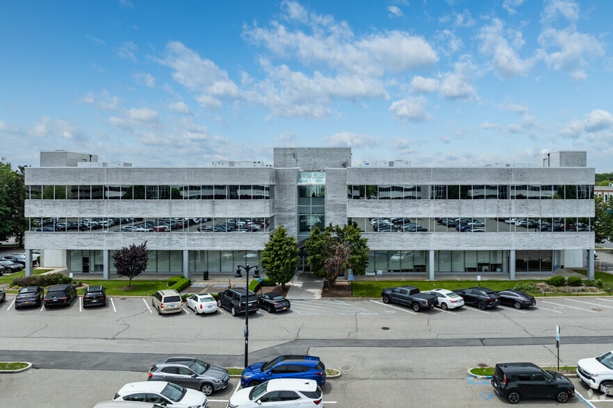 1205 Franklin Ave, Garden City, NY for lease - Building Photo - Image 3 of 6