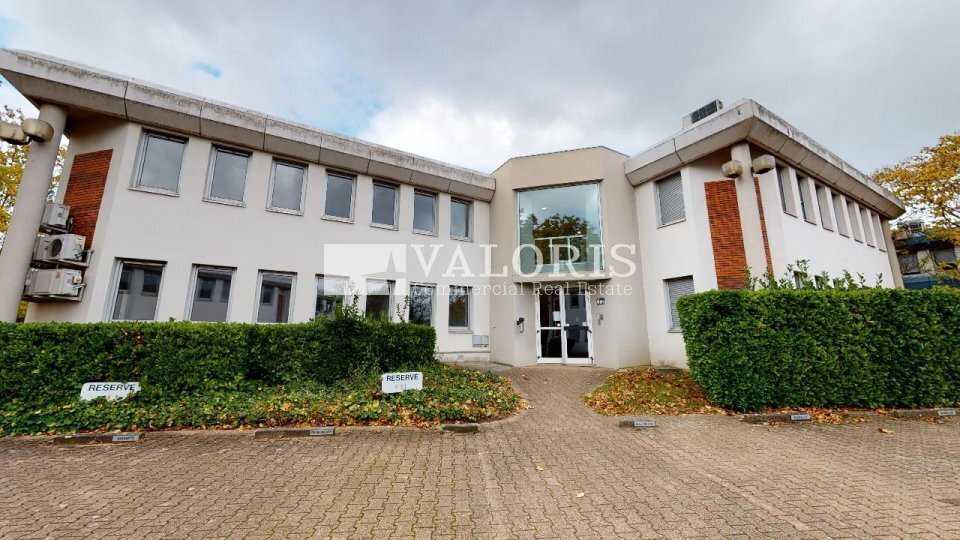 6 Bis Rue Maryse Bastié, Bron à vendre - Photo du bâtiment - Image 1 de 9