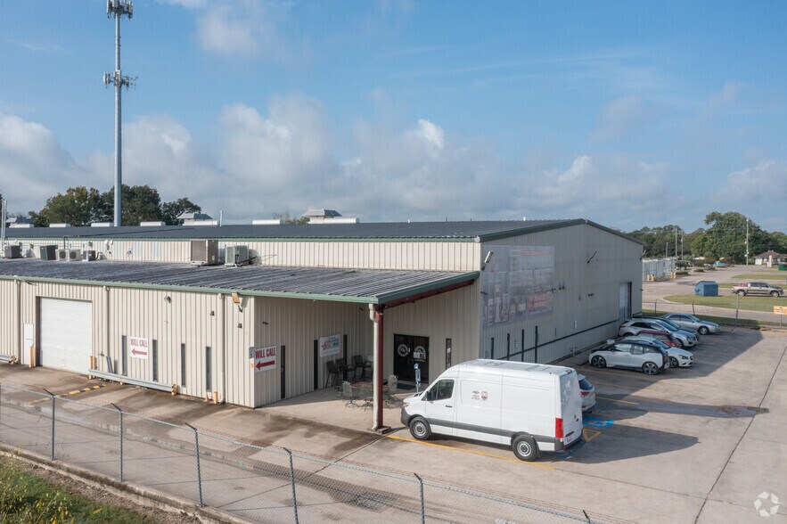 5910 Hamblen Dr, Humble, TX for sale - Building Photo - Image 2 of 8