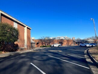 Plus de détails pour 624 Quaker Ln, High Point, NC - Bureau à vendre