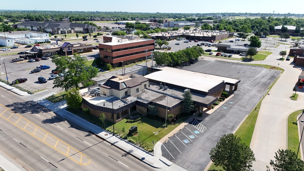 1109 N Porter Ave, Norman, OK for sale - Aerial - Image 2 of 2