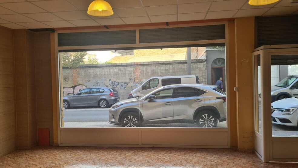 Retail in Maracena for lease - Interior Photo - Image 3 of 11
