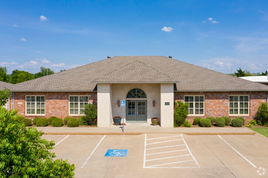 1400 S Fretz Ave, Edmond, OK for sale - Building Photo - Image 2 of 16