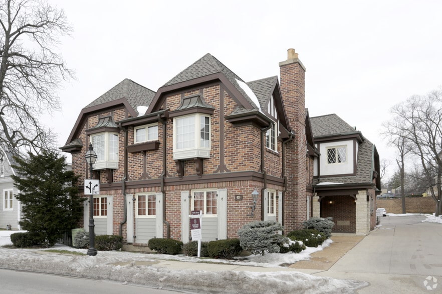 420 Pennsylvania Ave, Glen Ellyn, IL à vendre - Photo intérieure - Image 3 de 12