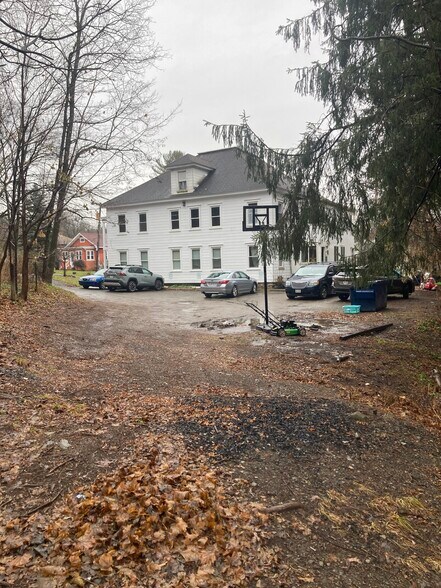 26 Elmwood Ave, Philmont, NY à vendre - Photo du bâtiment - Image 2 de 12