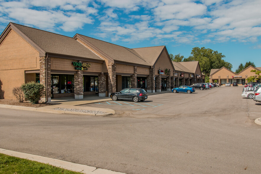 2311-2339 Jolly Rd, Okemos, MI à louer - Photo du bâtiment - Image 3 de 4