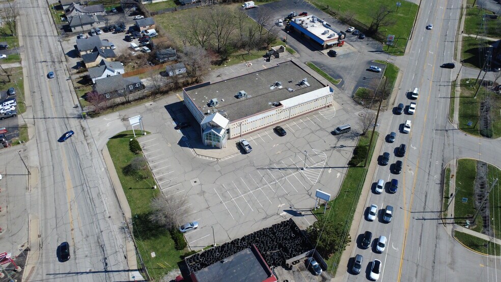 2975 Lafayette Rd, Indianapolis, IN à louer - Photo du bâtiment - Image 3 de 9