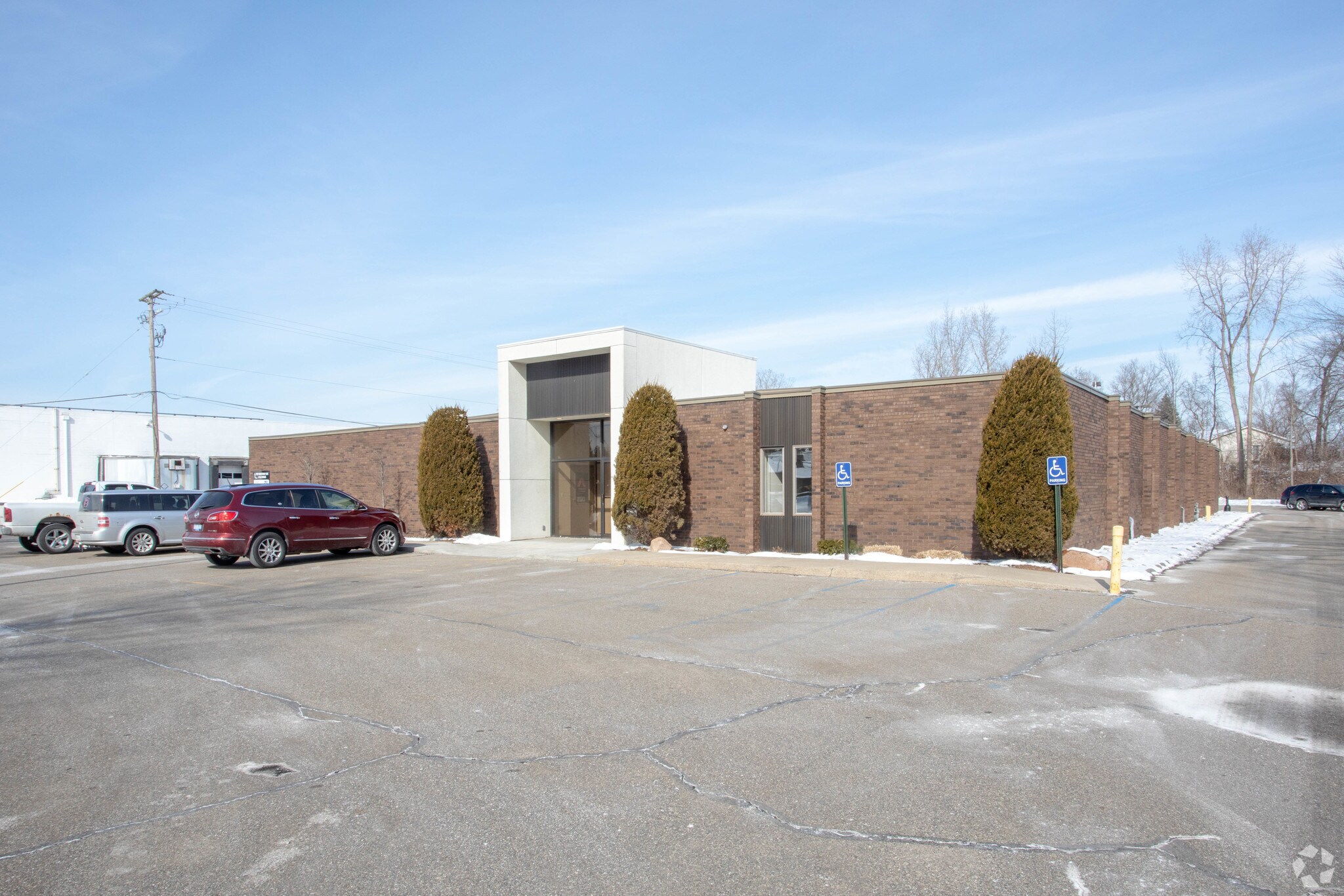 1979 Holland Ave, Port Huron, MI for lease Primary Photo- Image 1 of 12