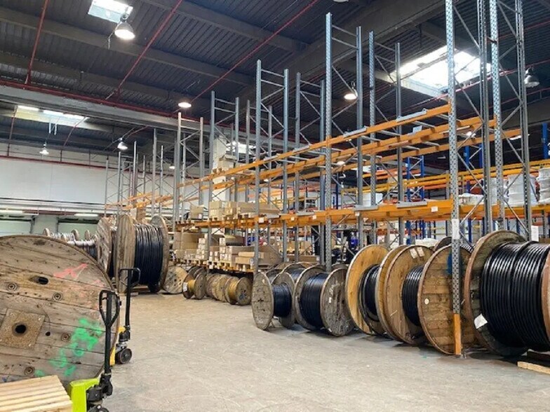 Flex dans Gennevilliers à louer - Photo du bâtiment - Image 2 de 5