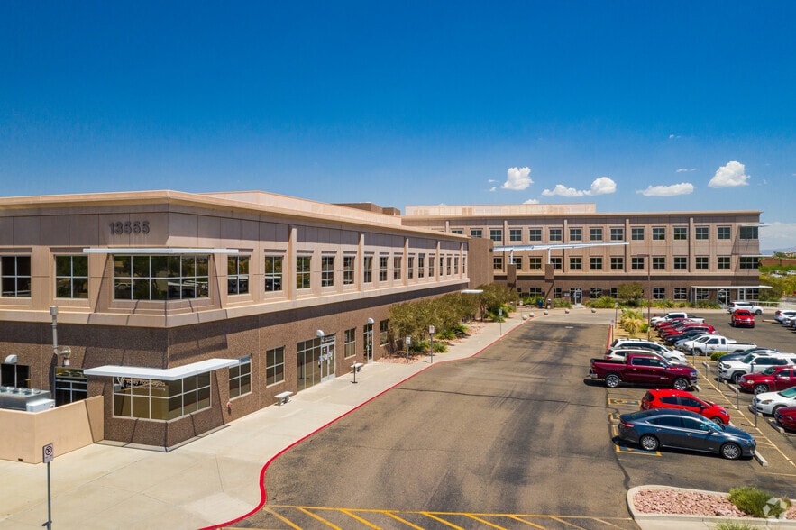 13555 W McDowell Rd, Goodyear, AZ for lease - Building Photo - Image 3 of 8