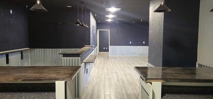 2241-2247 Country Club Rd, Woodburn, OR for lease Interior Photo- Image 1 of 4