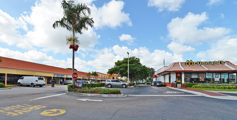 5500 W Oakland Park Blvd, Lauderhill, FL for lease - Building Photo - Image 3 of 5