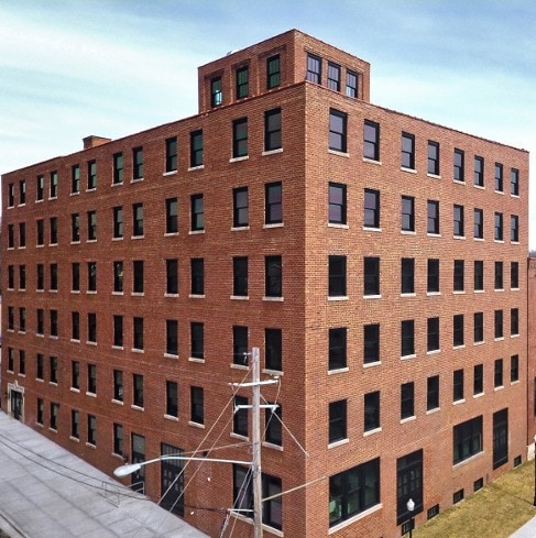 511 Pershing Ave, Davenport, IA for sale - Building Photo - Image 1 of 46