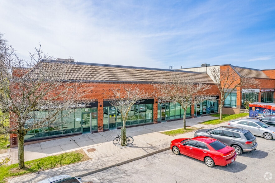200 Tiffield Rd, Toronto, ON for lease - Primary Photo - Image 1 of 4