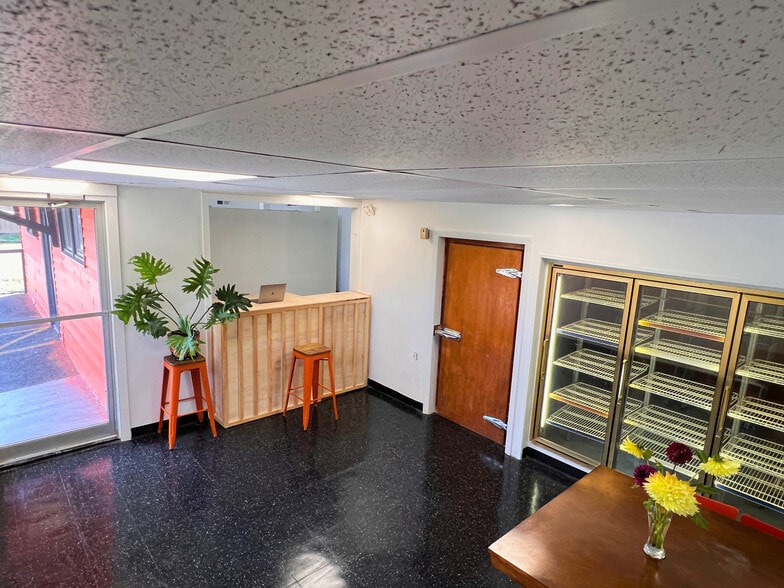 33 Zabelle Ave, Auburn, MA à vendre - Photo intérieure - Image 3 de 21