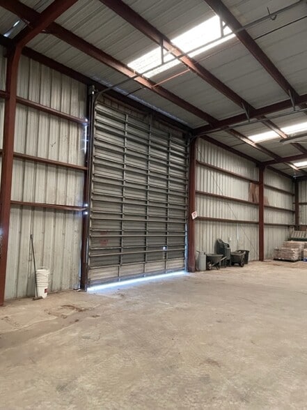 18846 N Highway 99, Acampo, CA for lease - Interior Photo - Image 3 of 9