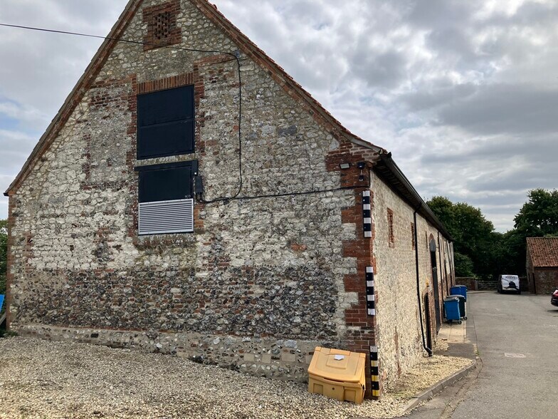 Abbey Rd, Kings Lynn à louer - Photo du bâtiment - Image 3 de 7