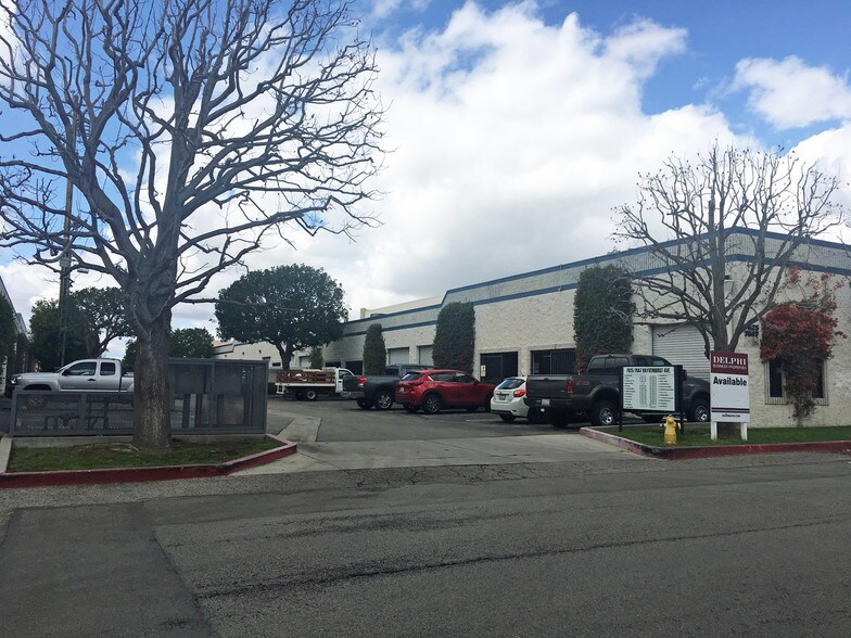 7647 Hayvenhurst Ave, Van Nuys, CA for lease - Other - Image 1 of 2