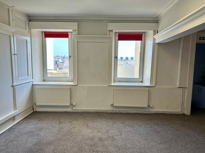 6 Mount Pleasant, Douglas for sale - Interior Photo - Image 3 of 6